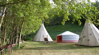 spanje_catalonie_prullans_pyreneeen_cerdanya-ecoresort-hotel-muntanya-activiteit-natuurnacht-yurt-tipi