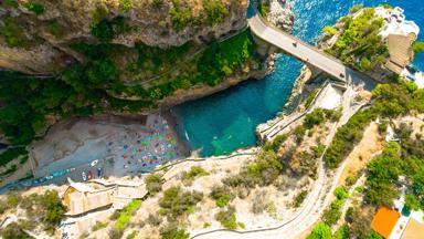 Italie-Fiordo_di_Furore-Amalfi-kust-GettyImages