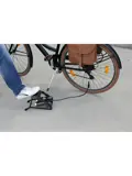 Voetpomp met dubbele cilinder en manometer