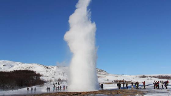 ijsland-zuidwest-natuur-winter-geiser-strokkur-1_pixabay.jpg