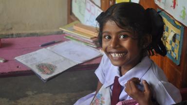 sri lanka_sigiriya_villagetour_school_kind_journalist