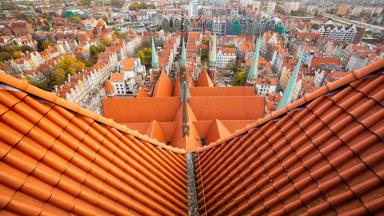 polen_baltische-staten_gdansk_mariakerk_dak_dakpan_stadsgezicht_toren_getty