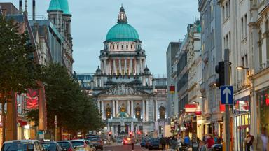 noord-ierland_belfast_stadhuis_GettyImages-683358501