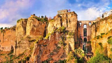 spanje_andalusie_ronda_puente-nuevo_kloof_shutterstock_108837572