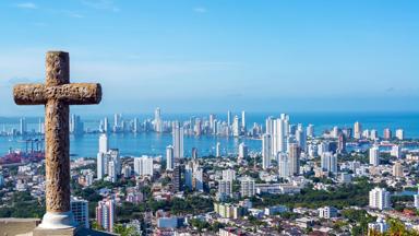 colombia_cartagena_skyline_overzicht_kruis_b