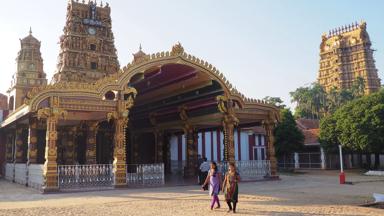 sri lanka_jaffna_nallur tempel_hindoe_vooraanzicht_f