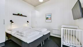 vakantiepark_denemarken_midden-jutland_sondervig_lalandia-sondervig_vijfkamerwoning-premium_slaapkamer_h