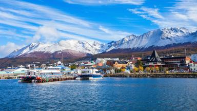 argentinie_patagonie_ushuaia_tierra-del-fuego_stad_uitzicht_berg_shutterstock