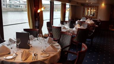 Riviercruise_Dutch Melody_restaurant_ opgedekte tafels_h