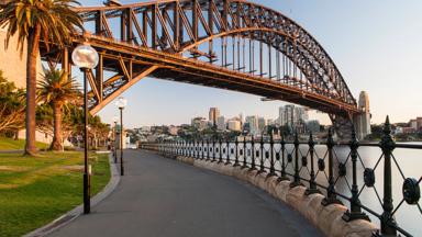 australie_nieuw-zuid-wales_sydney_harbour-bridge_haven-zonsondergang-wandelpad_b