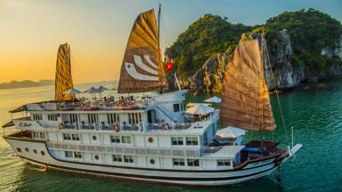 Vietnam_Halong_Bay_Bhaya_Cruise_Overview1