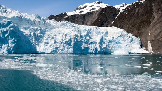 verenigde-staten_alaska_hubbard-gletsjer_bergen_sneeuw_water_ijs_b.jpg