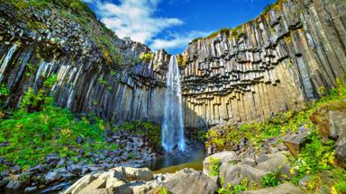 ijsland_skaftafell-national-park_svartifoss-waterval_mooi-beeld_f