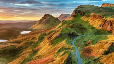 schotland_isle-of-skye_algemeen_beste-reistijd-schotland_quiraing_trotternish-ridge_heuvels_shutterstock
