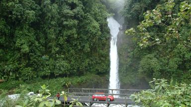 costa-rica_heredia_puerto-viejo-de-sarapiqui_lapaz-waterval_f