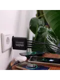 CHARGE+ 140W Oplader - USB en USB-C