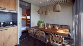 vakantiepark_nederland_hilvarenbeek_vakantiepark_beekse_bergen_interieur6_h