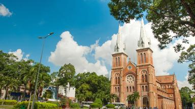 vietnam_ho-chi-minh-stad_kathedraal_notre-dame_saigon_shutterstock_675237160