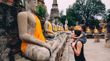 Thailand, Ayutthaya, boeddhabeeld - GettyImages-995477444