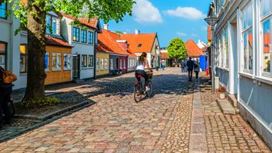 denemarken_odense_fiets_huis_kleur_shutterstock_1596232276