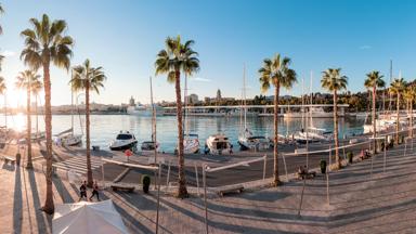 spanje_andalusie_malaga_haven_boten_zee_palmbomen