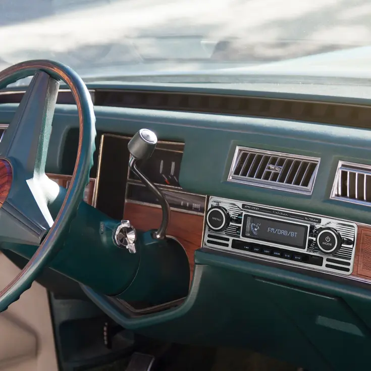 1-DIN Retro Autoradio Bluetooth USB-C AUX