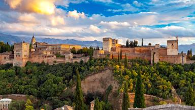 spanje_andalusie_granada_alhambra_shutterstock_1495210790