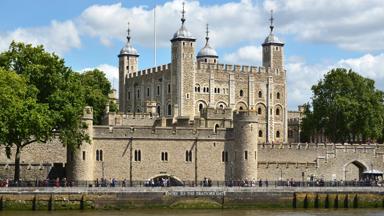 engeland_londen_tower-of-london_toren_theems_kasteel_vesting_shutterstock_289093214