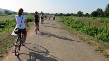 india_madhya-pradesh_khajuraho_fietstocht_f.jpg