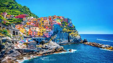 italie_ligurie_cinque-terre_kleurrijk_zee_water_klif_rots_GettyImages-479824818