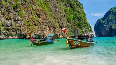 thailand_phi-phi_maya-bay_longtailboot_strand_w.jpg
