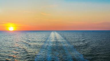 algemeen_ferry_zee_zonsondergang_horizon_GettyImages-185124205