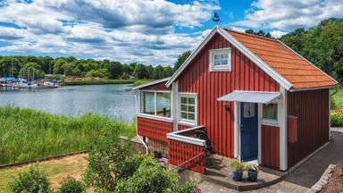 zweden_dalarna_rood-huis_meer_shutterstock