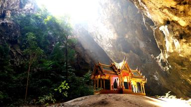 thailand_sam-yoi-rod-np_tempel_grot_f