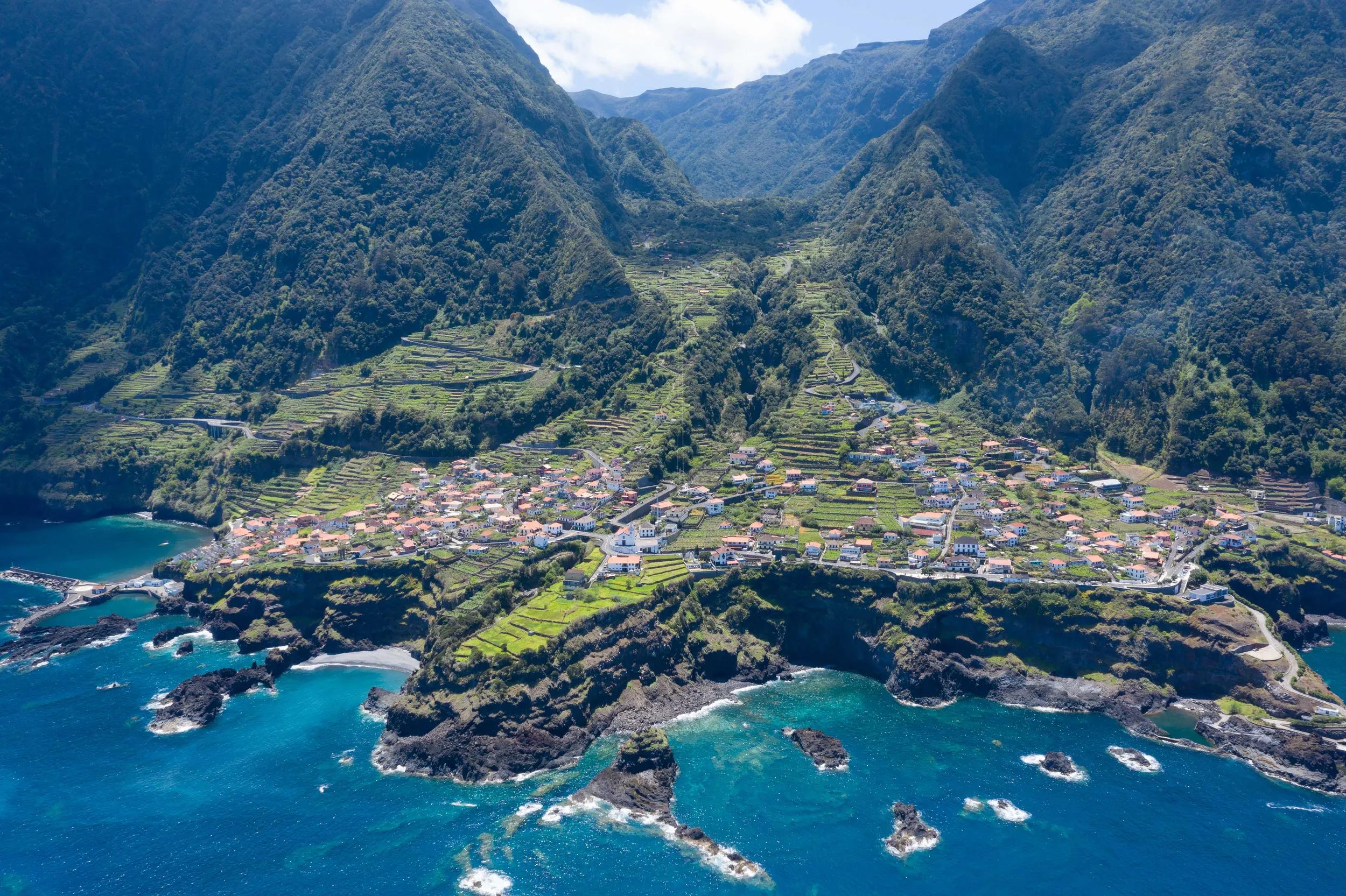 Beelden komen van Turismo do Portugal in Madeira.

Iedere foto heeft zijn eigen naam en copyright, die wij dienen te gebruiken.