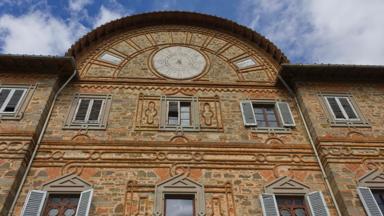 italie_toscane_reggello_castello-di-sammezzano_kasteel_ingang_gevel_getty