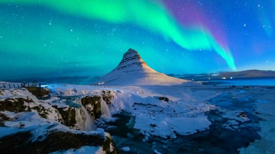 IJsland, Snaefellsness, Kirkjufell berg - GettyImages-1045987138