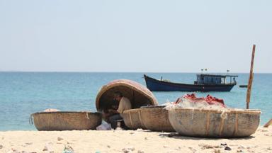 vietnam_phan-thiet_mui-ne_strand_mandbootjes_local_f.jpg