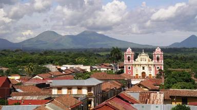 nicaragua_leon_leon_uitzicht_vulkaan_a