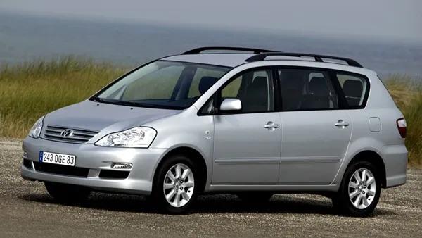 Toyota Avensis Verso I 1e facelift
