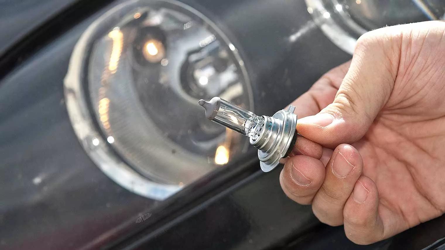 lamp verwisselen auto