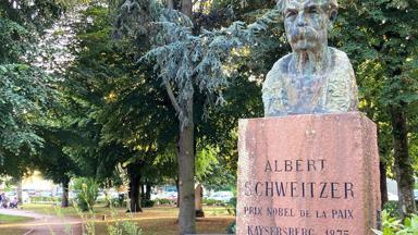 frankrijk_elzas_kaysersberg_standbeeld_albert_schweitzer_f