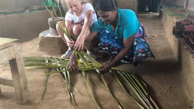 sri lanka_sigiriya_villagetour_familie_kind_f