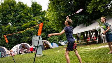 camping_slovenie_julische_alpen_camping_radovljica_buffel_outdoor_kampement_badminton2_copyright_floris_heuer