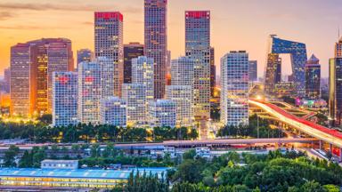 china_beijing_skyline_avond_verlichting_shutterstock-652642720