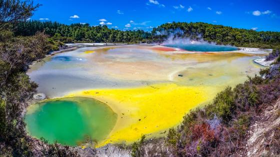 nieuw-zeeland_noordereiland_rotorua_wai-o-tapu_geothermisch_bron_shutterstock_376460509