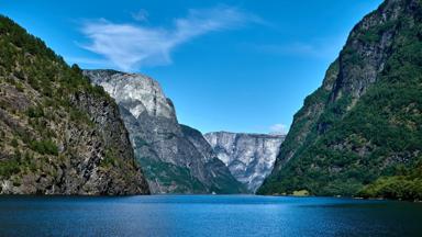 noorwegen_gudvangen_naeroyfjord_fjord_unesco_shutterstock_1789711745