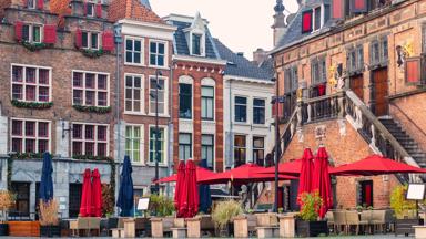 nederland_gelderland_nijmegen_centrum_plein_terras_GettyImages-1210299464