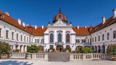 hongarije_pest_godollo_grassalkovich-kasteel_paleis_sissi_shutterstock_1690189642