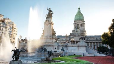 argentinie_buenos-aires_parlementsgebouw_fontein_standbeeld_shutterstock